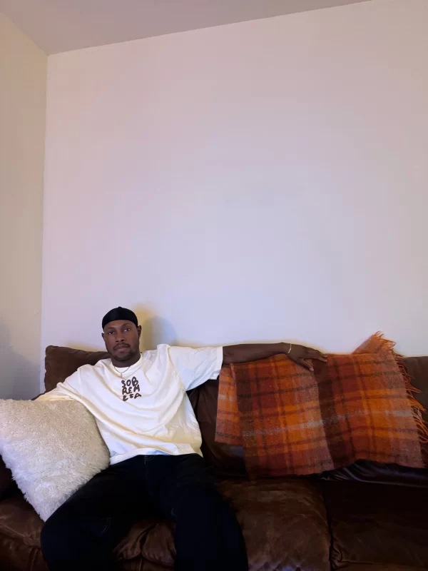 SOBREMESA HANDS TEE